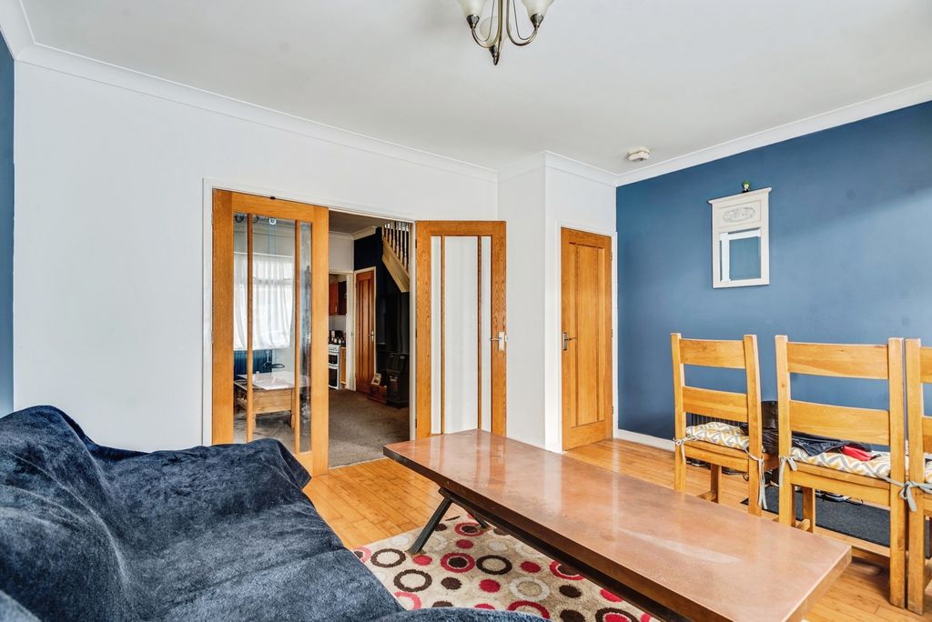 Additional image 3 of 3 bed terraced house for saleCricklade Road, Swindon, Wiltshire SN2