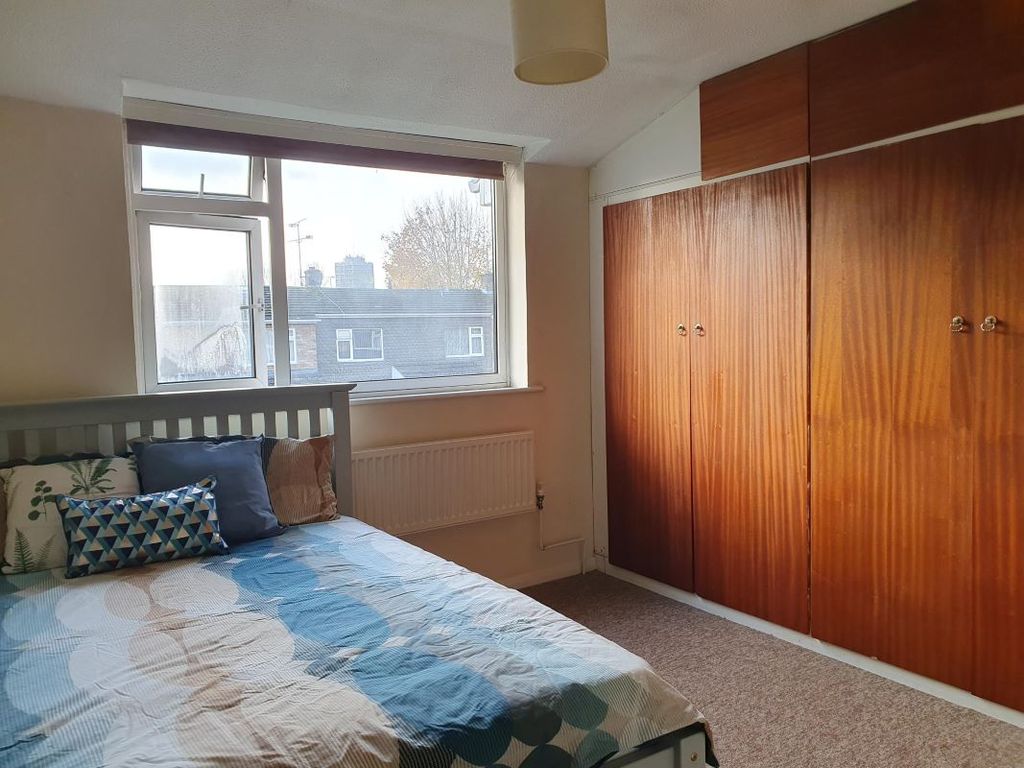 Additional image 11 of 6 bed terraced house for sale5 Glebewood, Bracknell, Berkshire RG12