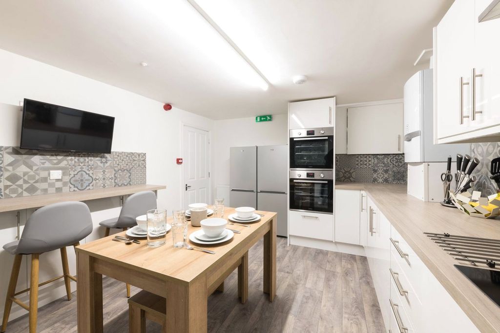 Additional image 25 of 10 bed terraced house for saleMilton Road, Swindon SN1