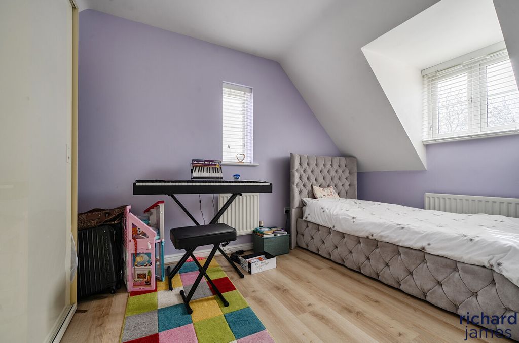 Additional image 13 of 4 bed detached house for saleCharmind Walk, Haydon Wick, Swindon SN25