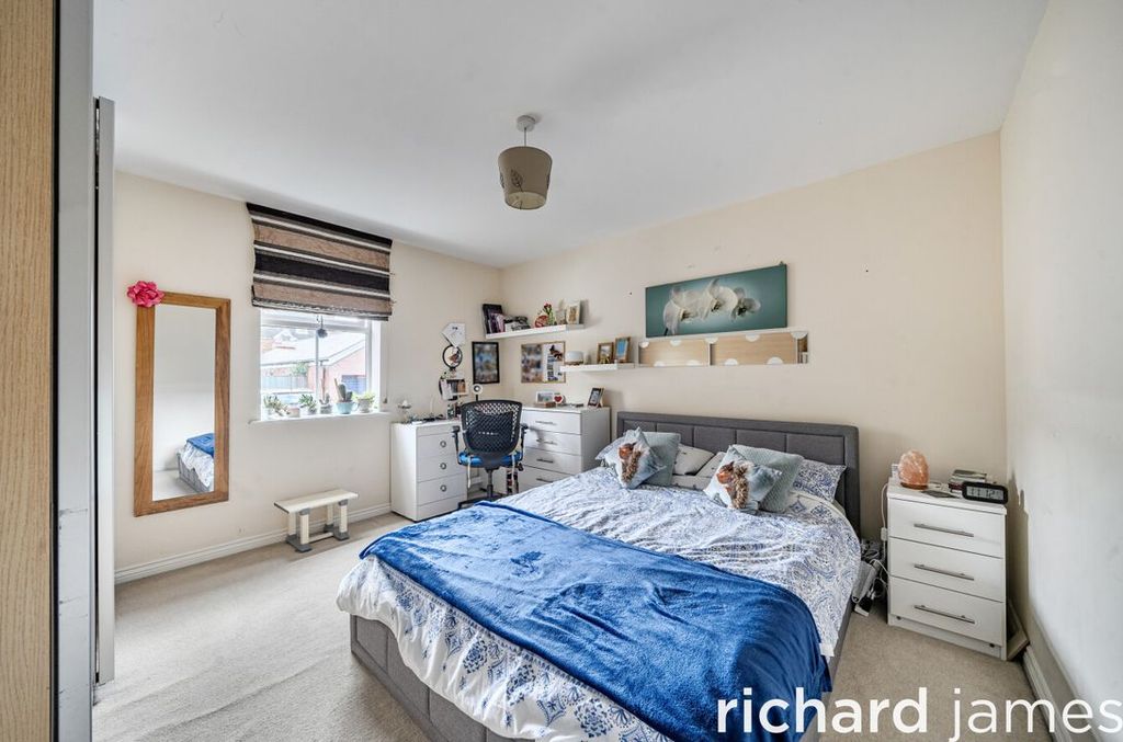 Additional image 8 of 2 bed flat for saleKimmeridge Court, Ripley Road, Old Town SN1