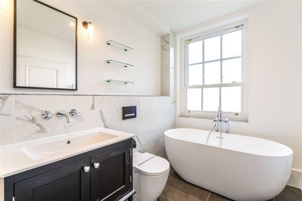 Additional image 2 of 2 bed flat for saleWinkfield Park, Winkfield Row, Berkshire RG42