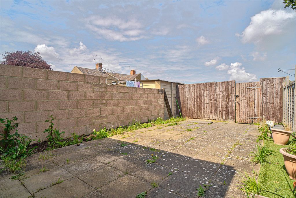 Additional image 10 of 2 bed terraced house for saleRedcliffe Street, Swindon, Wiltshire SN2