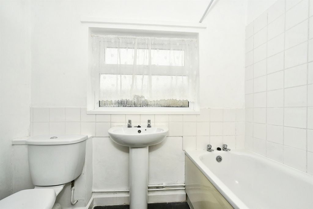 Additional image 4 of 2 bed terraced house for saleRayfield Grove, Swindon SN2
