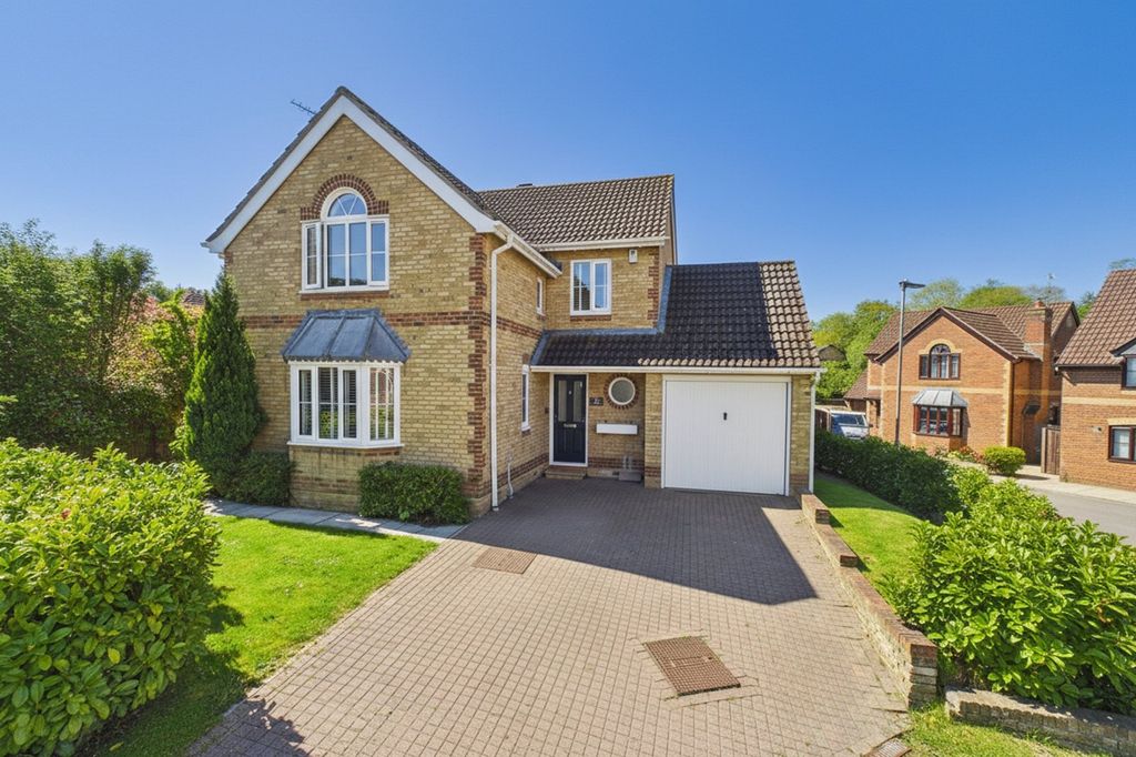 4 bed detached house for saleFoxglove Close, Winkfield Row, Berkshire RG42