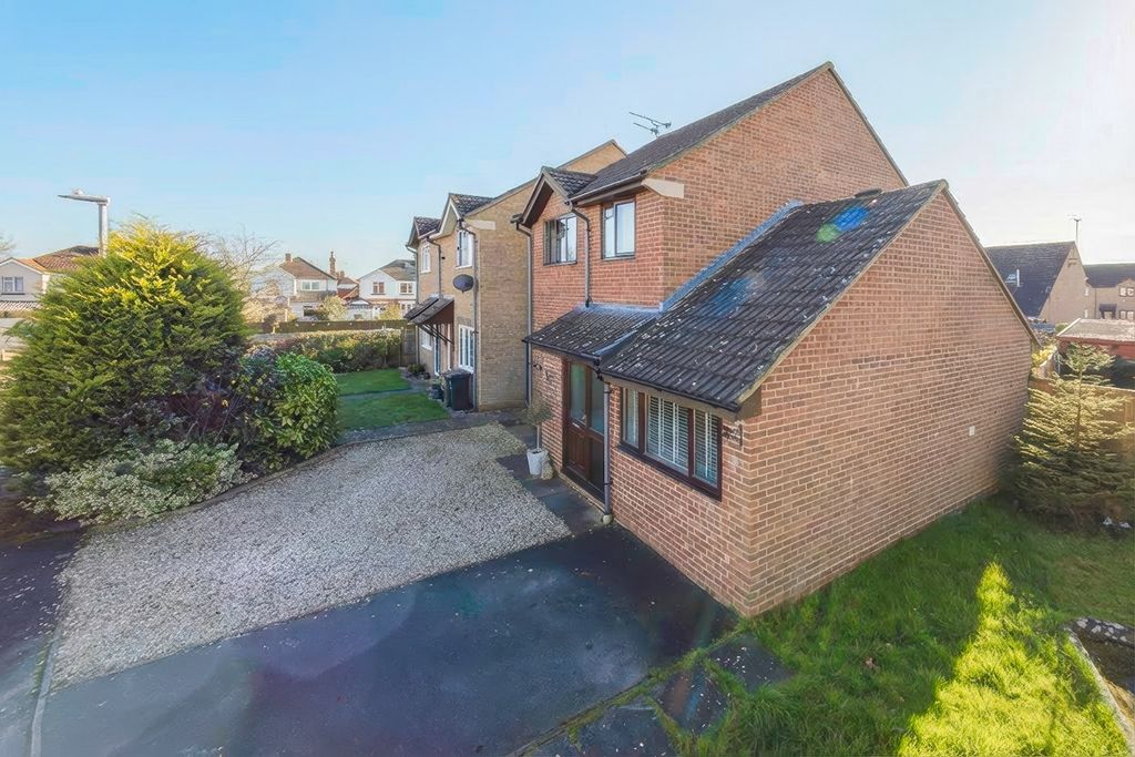 3 bed detached house for saleEvergreens Close, Swindon, Wiltshire SN3