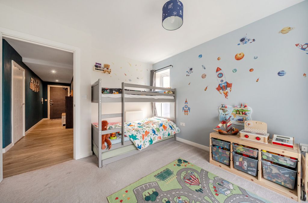 Additional image 10 of 2 bed flat for saleBroad Lane, Bracknell, Berkshire RG12