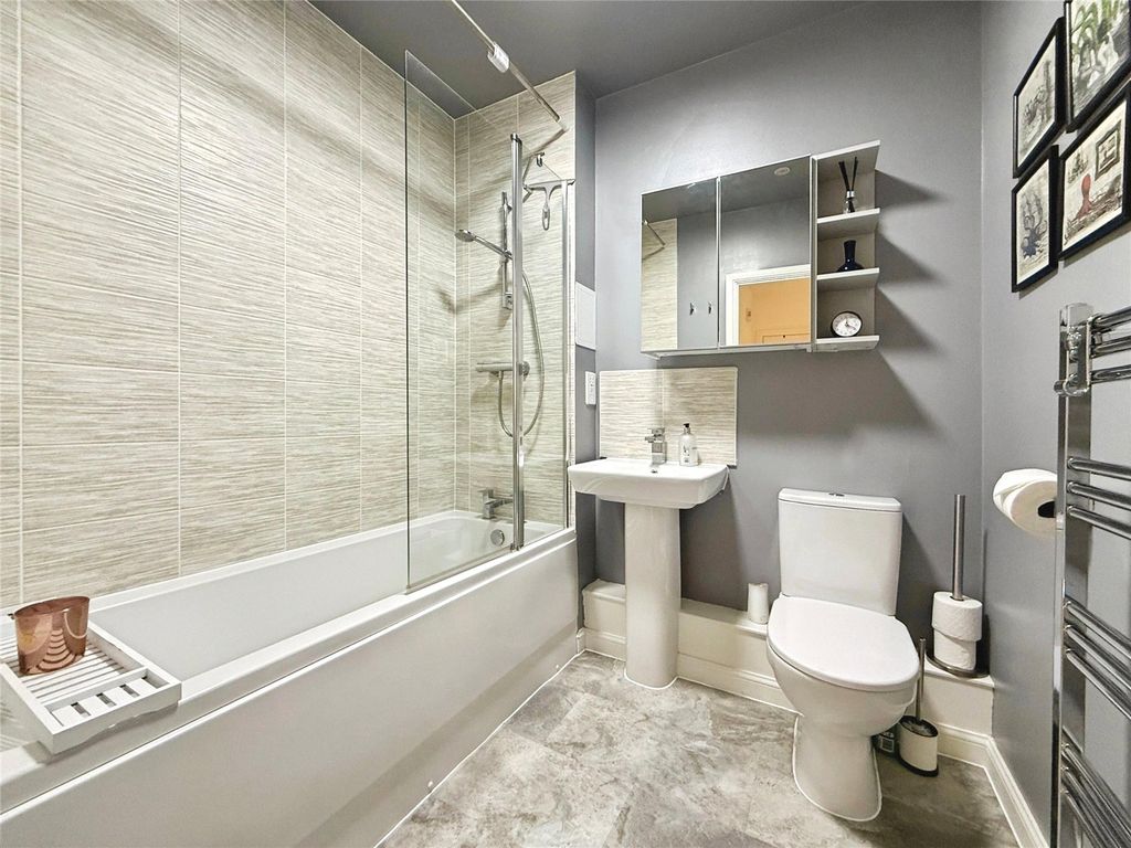 Additional image 2 of 1 bed flat for saleEdrich Grange, Crowthorne, Berkshire RG45