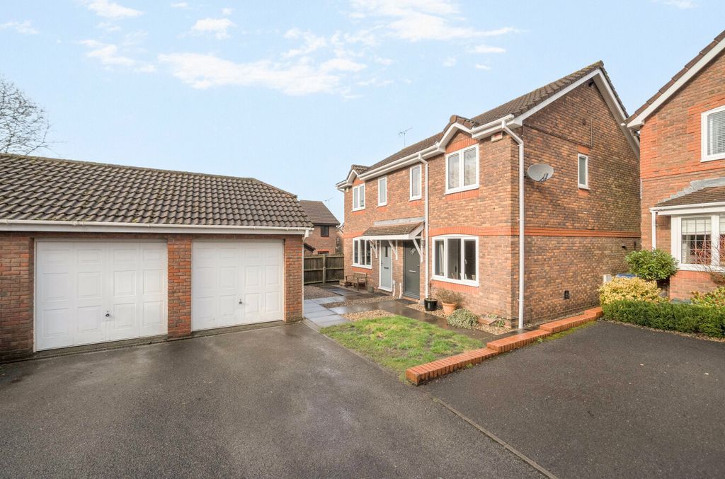 2 bed semi-detached house for saleNorman Keep, Warfield, Bracknell RG42