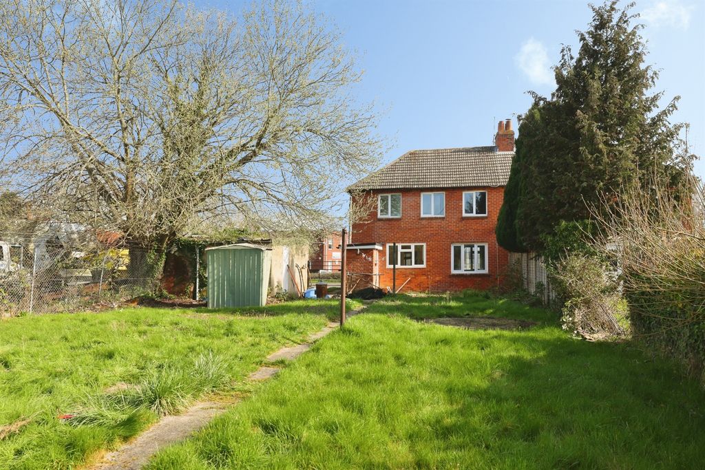 Additional image 16 of 3 bed semi-detached house for saleNursteed Road, Devizes SN10