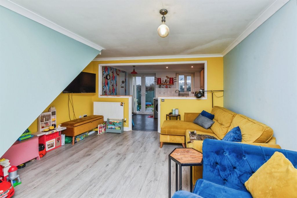 Additional image 14 of 4 bed semi-detached house for saleBowmans Court, Melksham SN12