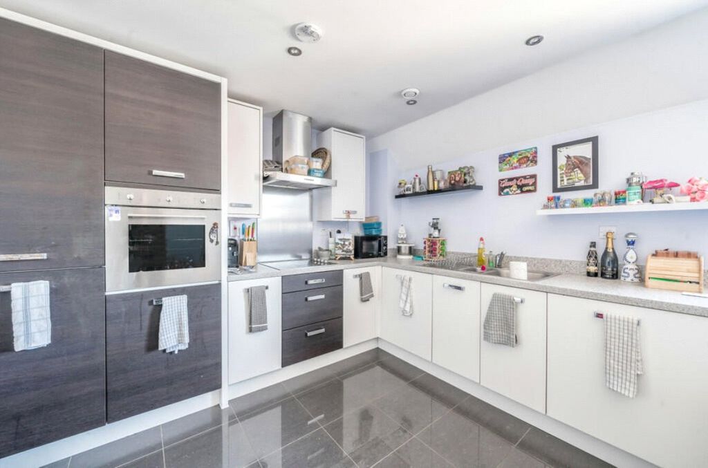 Additional image 2 of 2 bed flat for saleFlycatcher Keep, Bracknell, Berkshire RG12