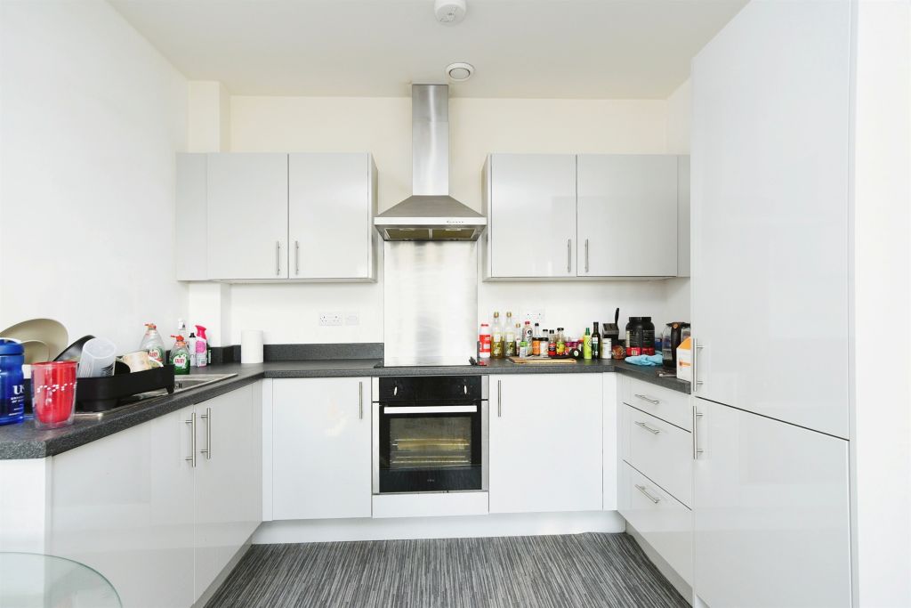 Additional image 2 of 1 bed flat for saleFarnsby Street, Swindon SN1
