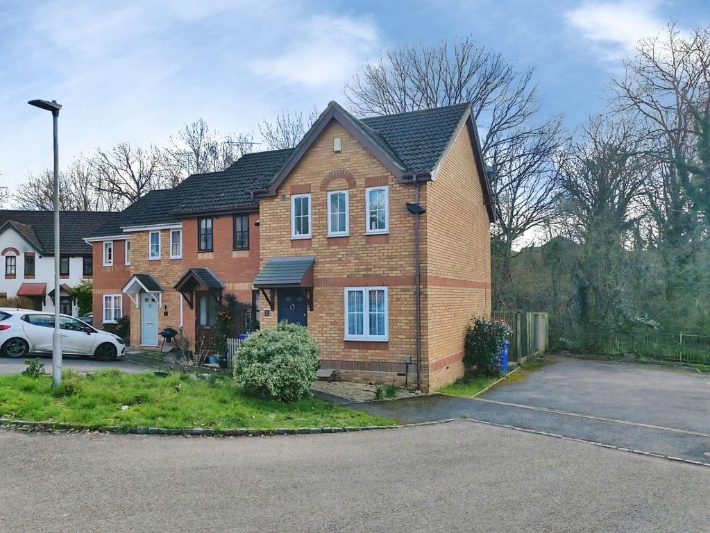 2 bed end terrace house for saleSen Close, Bracknell, Berkshire RG42