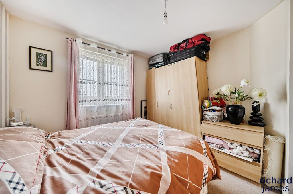 Additional image 8 of 2 bed flat for saleTwickenham Close, Stratton St Margaret, Swindon SN3