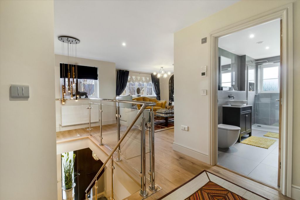 Additional image 12 of 4 bed detached house for saleThe Shearings, Sutton Benger, Chippenham, Wiltshire SN15