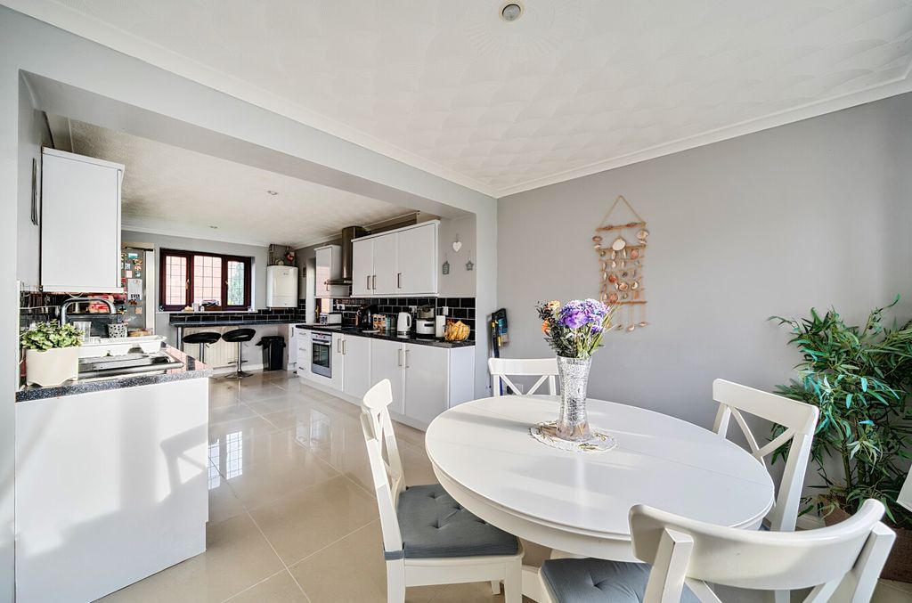 Additional image 7 of 4 bed detached house for saleBoundary Close, Kingsdown, Swindon SN2