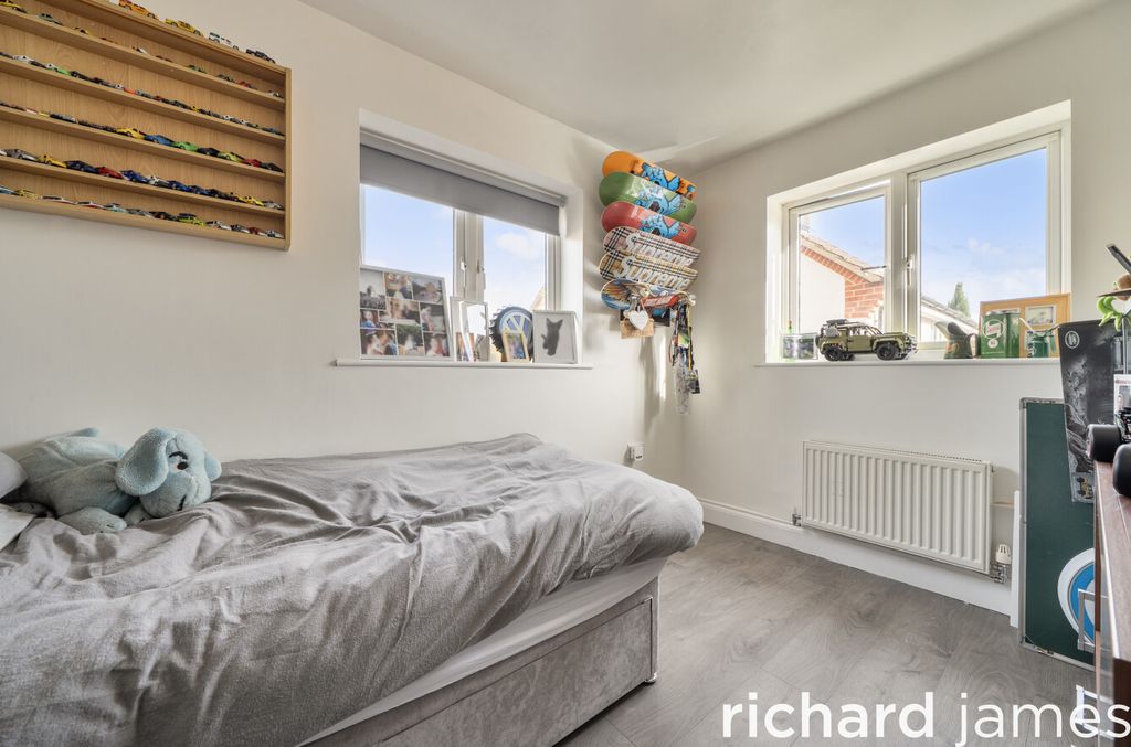 Additional image 8 of 4 bed end terrace house for salePiernik Close, Haydon End, Swindon SN25
