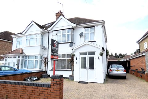 Martindale Road, Hounslow TW4