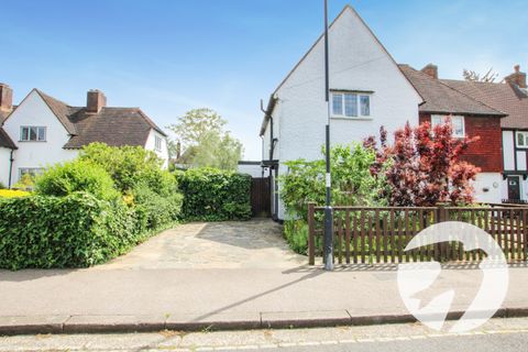 Lovelace Green, London SE9