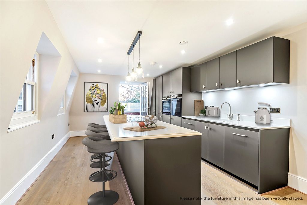 Additional image 8 of 2 bed flat for saleWinkfield Park, Winkfield Row, Berkshire RG42