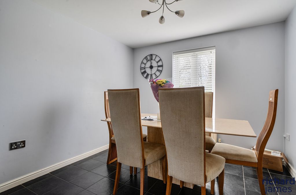 Additional image 6 of 4 bed detached house for saleCharmind Walk, Haydon Wick, Swindon SN25