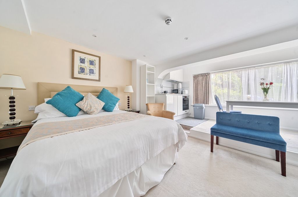 Additional image 9 of 6 bed detached house for saleLyndhurst Road, Landford, Salisbury SP5