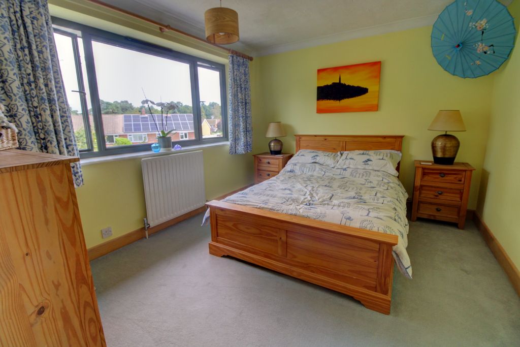 Additional image 14 of 4 bed semi-detached house for saleLily Hill Road, Bracknell RG12