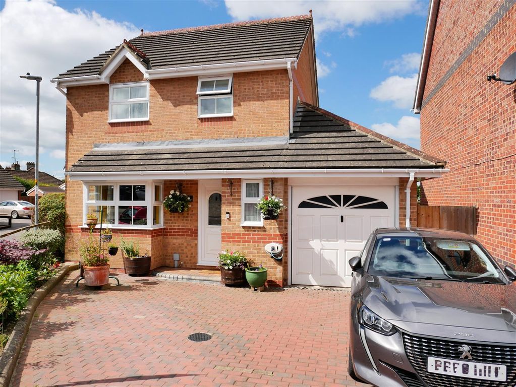 3 bed detached house for saleWesterham Walk, Calne SN11
