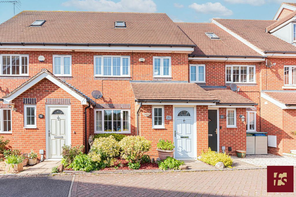 3 bed terraced house for saleAlford Close, Sandhurst, Berkshire GU47
