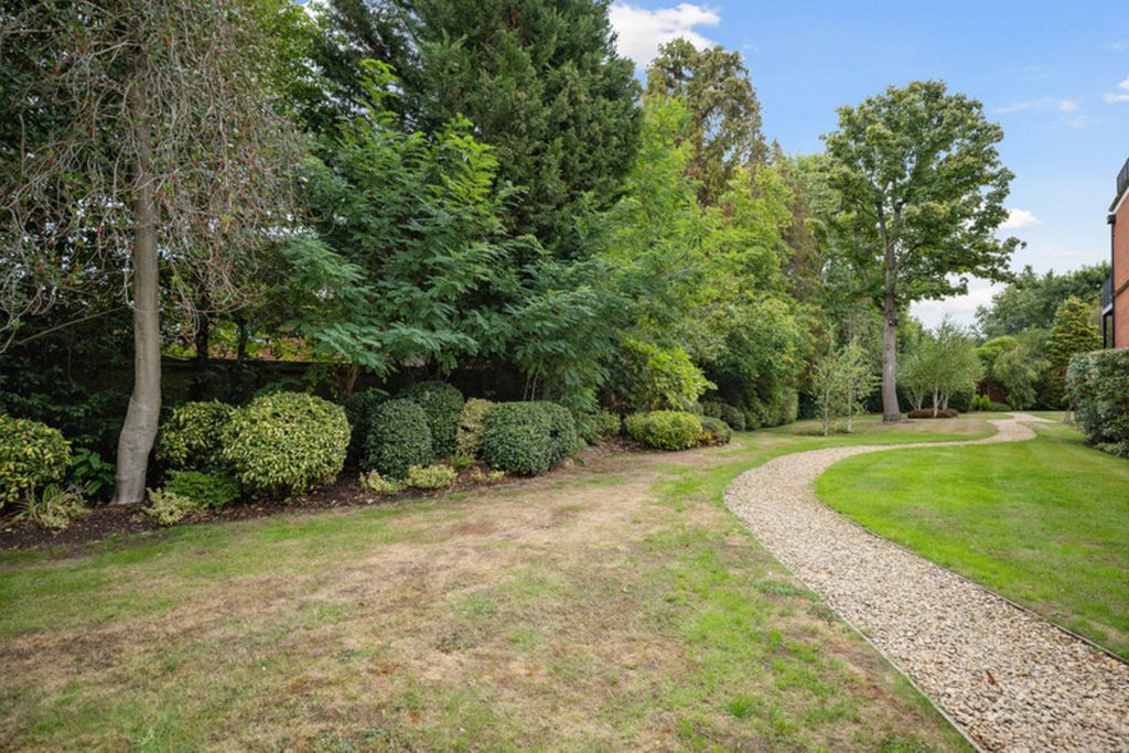 Additional image 15 of 2 bed flat for saleWindsor Road, Ascot SL5