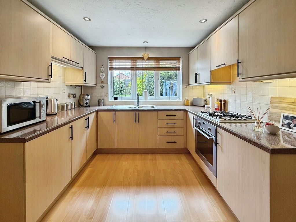 Additional image 7 of 4 bed detached house for saleWoodford Green, Bracknell, Berkshire RG12