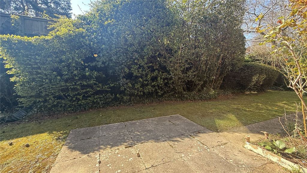 Additional image 8 of 2 bed flat for saleHuntsgreen Court, Bracknell, Berkshire RG12
