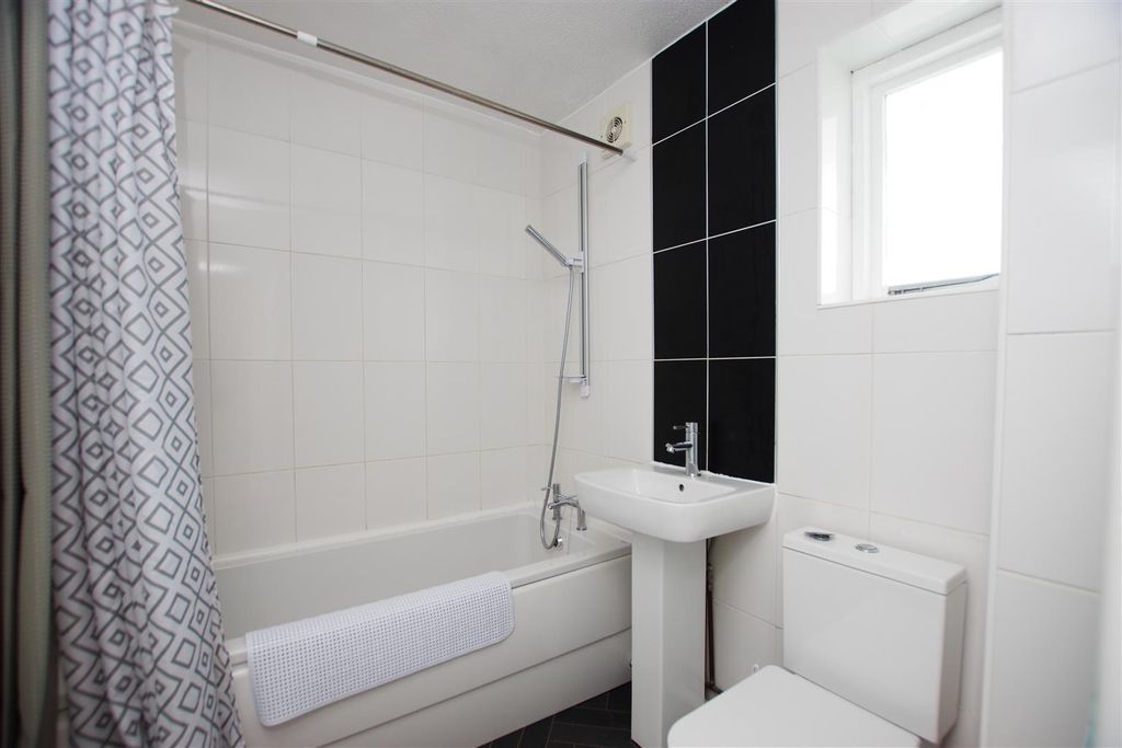 Additional image 8 of 2 bed bungalow for saleChalgrove Field, Freshbrook, Swindon SN5