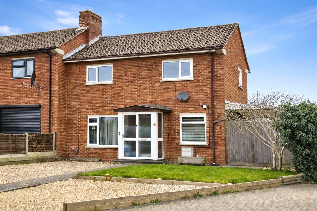 3 bed end terrace house for saleAshmead, Trowbridge BA14