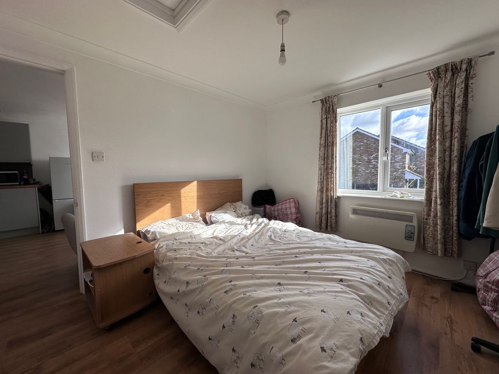 Additional image 3 of 1 bed flat for saleUpshire Gardens, Bracknell RG12