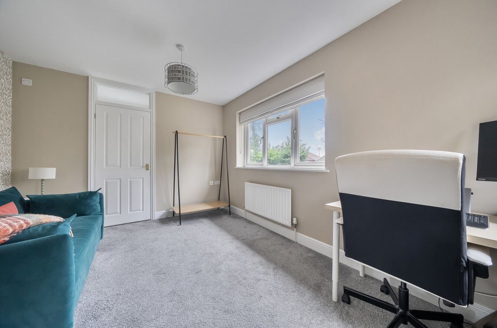 Additional image 15 of 5 bed detached house for saleField Park, Bracknell, Berkshire RG12