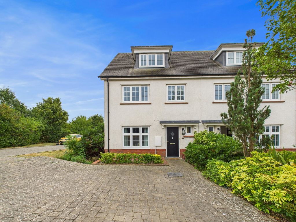 4 bed semi-detached house for saleHastings Drive, Calne, Wiltshire SN11
