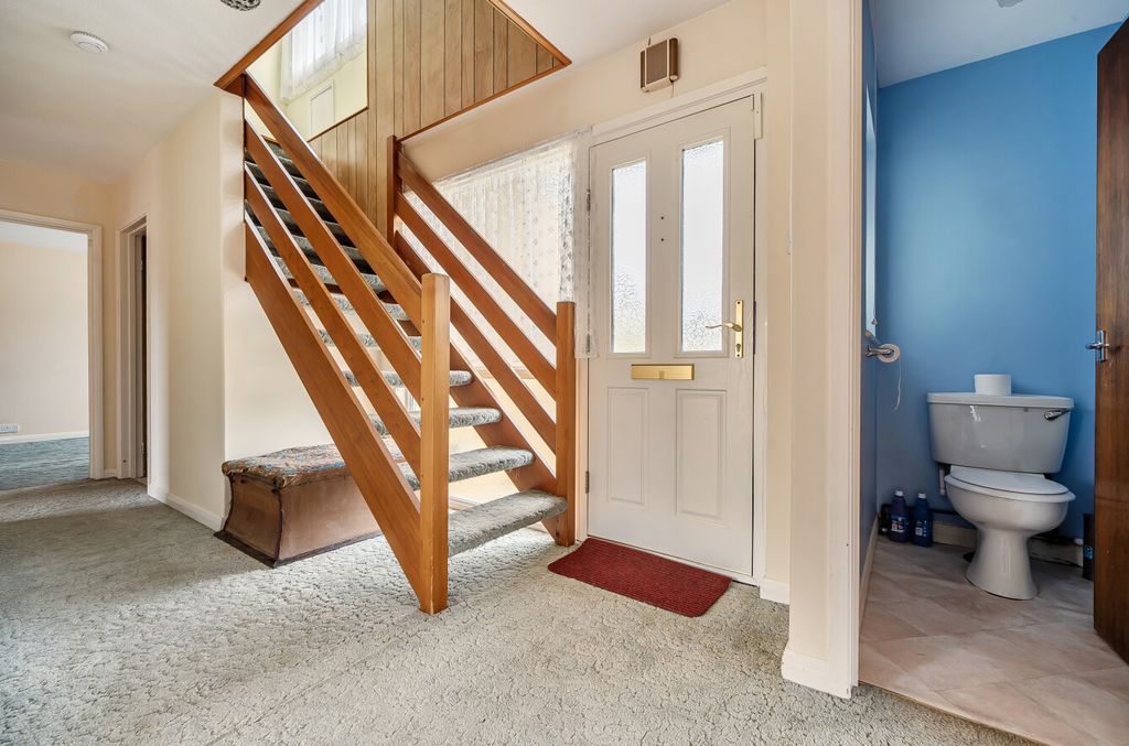 Additional image 10 of 6 bed detached house for saleCarisbrooke Terrace, Chiseldon, Swindon SN4