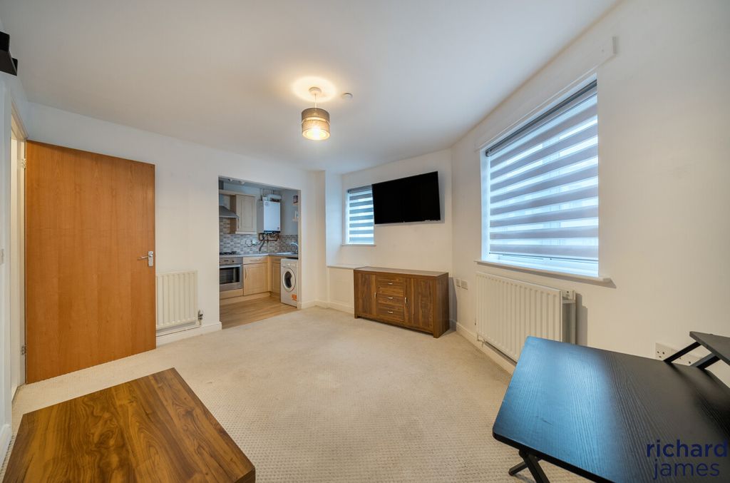Additional image 3 of 1 bed flat for saleWhitney Street, Swindon SN1