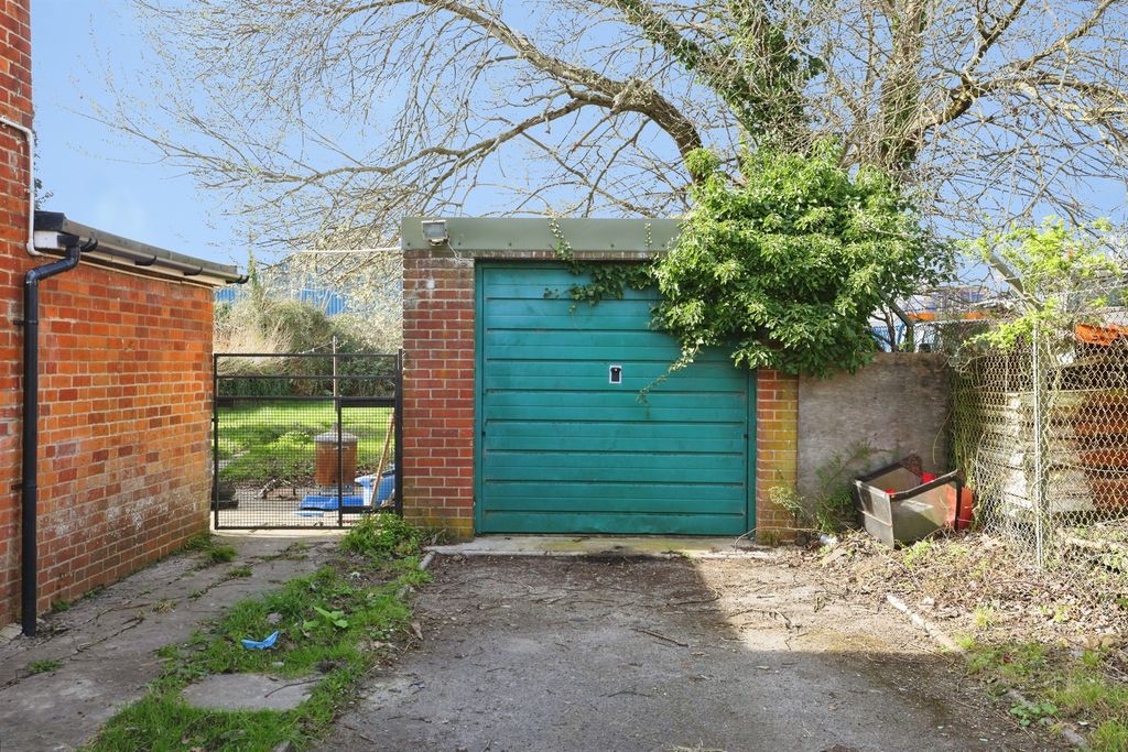 Additional image 13 of 3 bed semi-detached house for saleNursteed Road, Devizes SN10