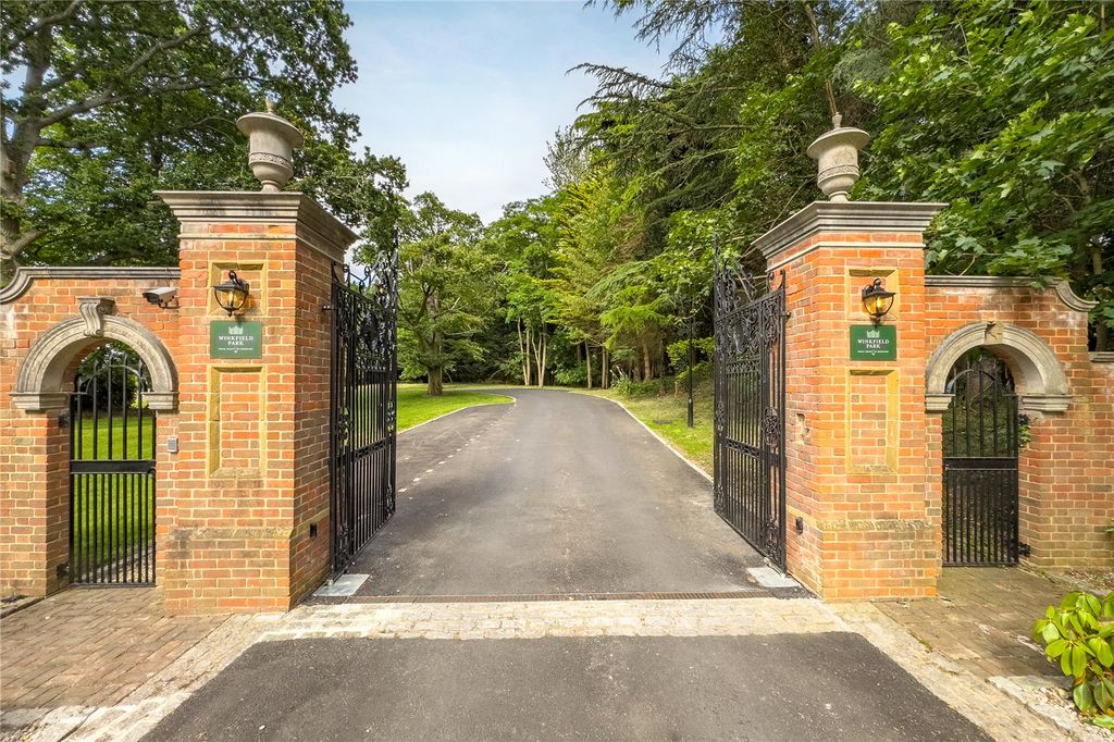 Additional image 19 of 2 bed flat for saleWinkfield Park, Winkfield Row, Berkshire RG42