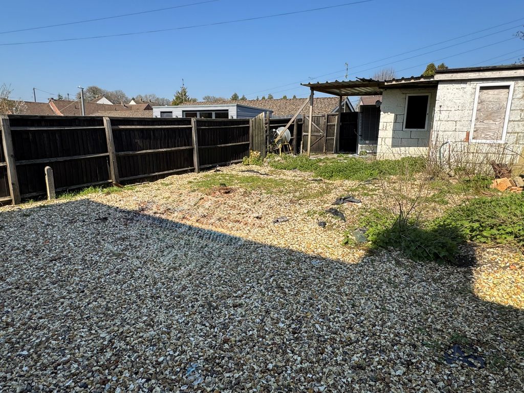 Additional image 2 of 3 bed semi-detached house for saleStation Road, Chiseldon, Swindon SN4