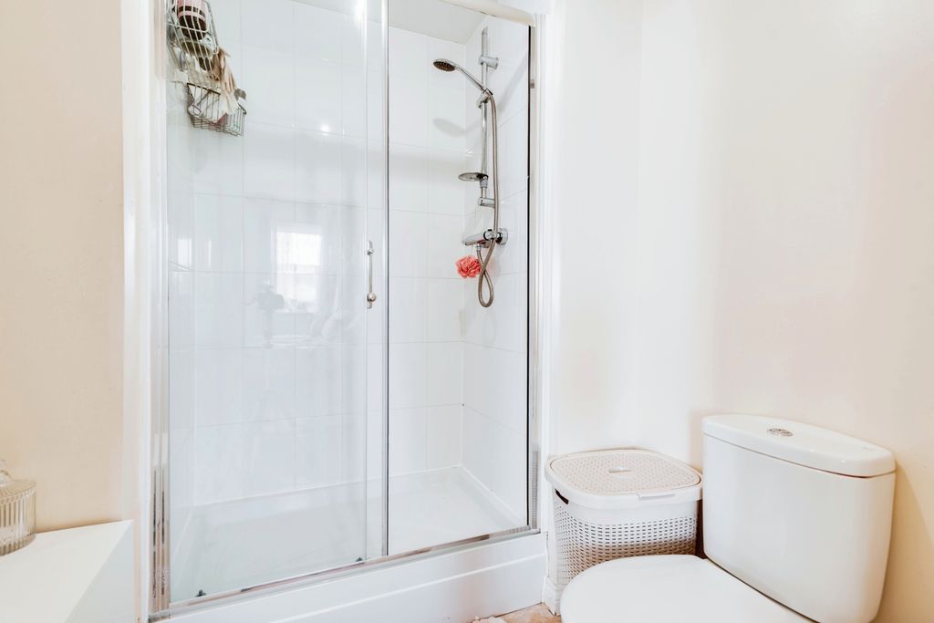 Additional image 11 of 4 bed town house for saleSandbourne Road, Swindon, Wiltshire SN25