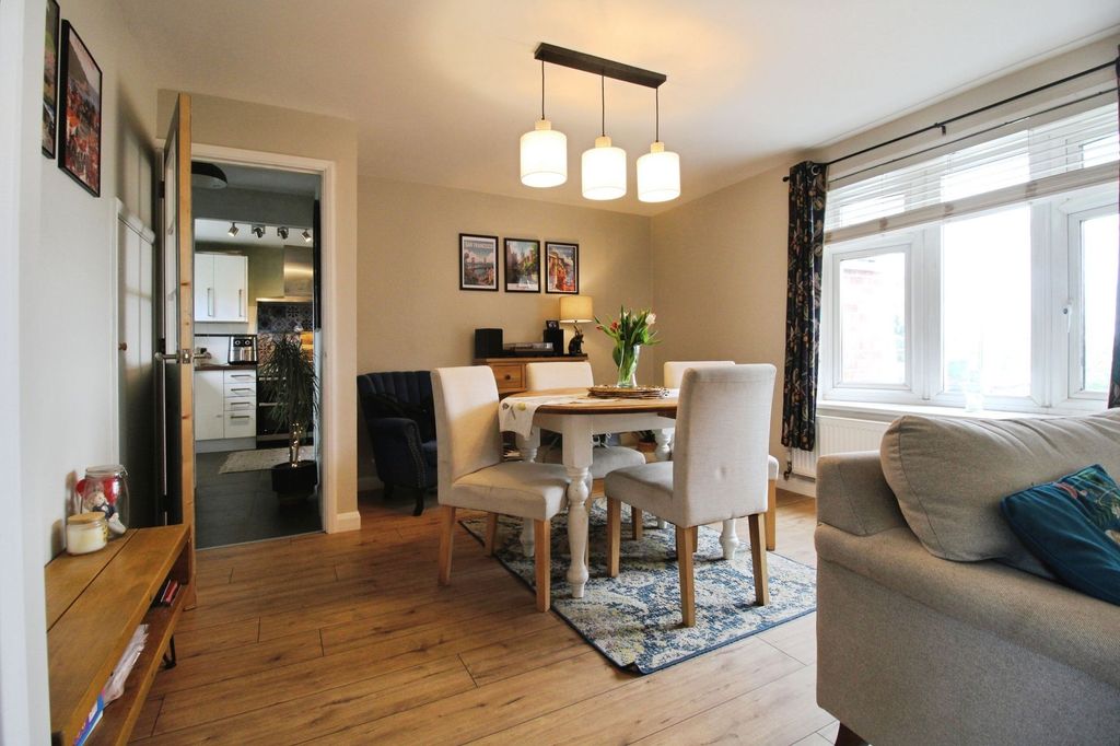 Additional image 6 of 3 bed semi-detached house for saleThe Dormers, Highworth SN6