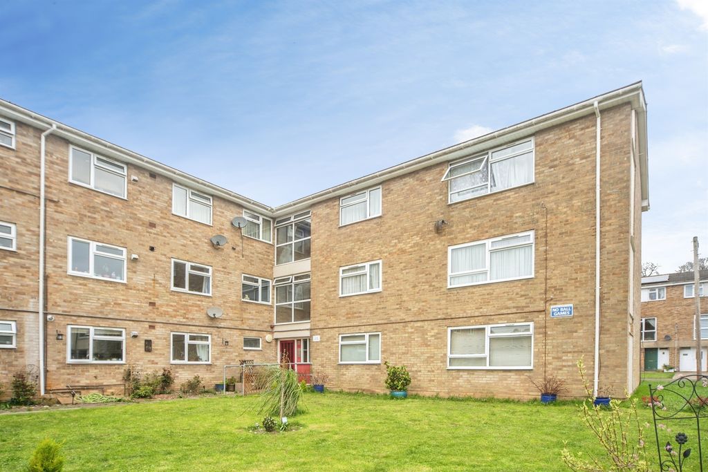 2 bed flat for saleCherry Close, Salisbury SP2