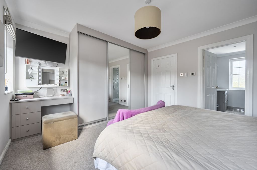 Additional image 19 of 4 bed detached house for saleJigs Lane South, Warfield, Bracknell RG42