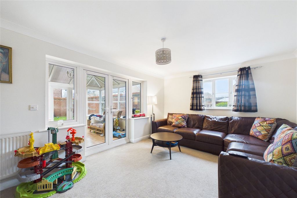 Additional image 2 of 4 bed semi-detached house for saleEagle Way, Bracknell, Berkshire RG12