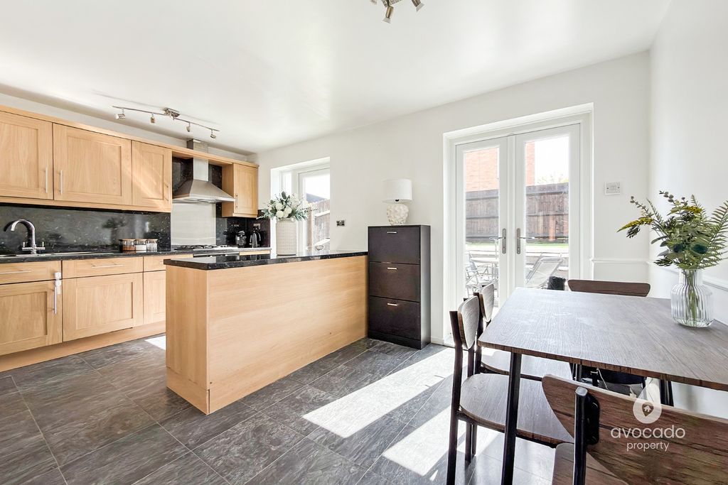 Additional image 2 of 3 bed end terrace house for saleLydney, Bracknell RG12