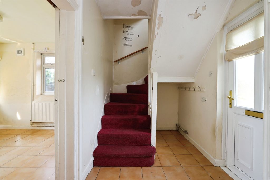 Additional image 2 of 3 bed semi-detached house for saleNursteed Road, Devizes SN10